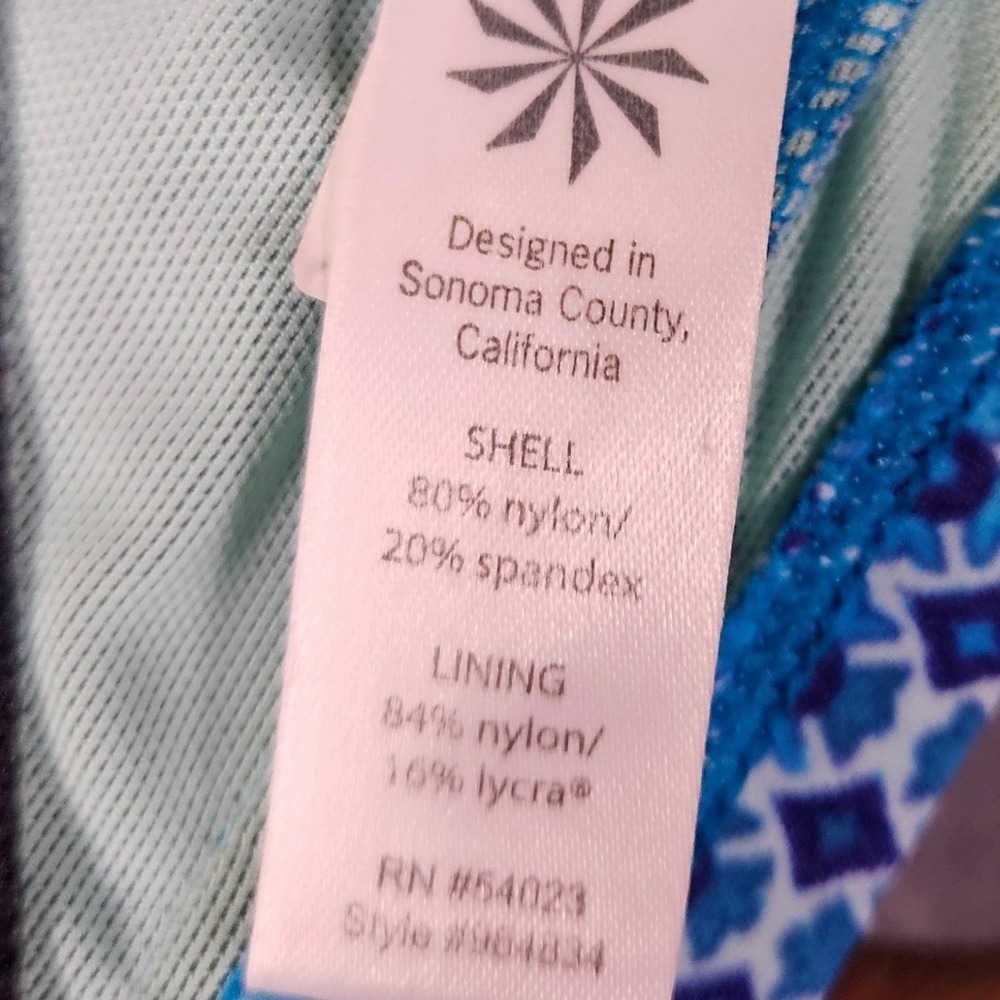 Athleta Womens Blue Paisley Halter Bikini Top Underwire Beach Vacation Sz 36 B/C - Picture 10 of 10